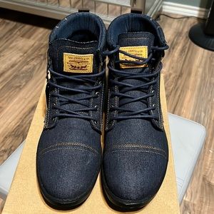 Levi’s Denim boots 🥾